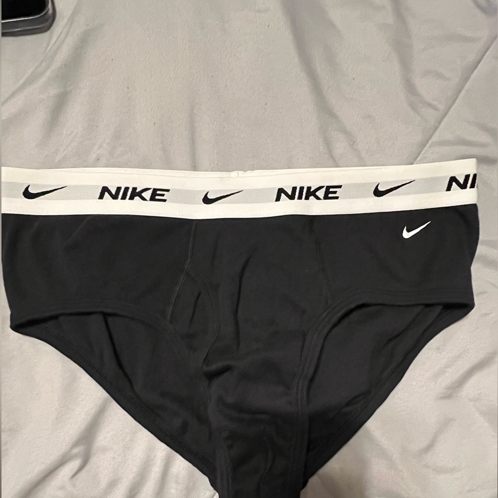 Nike Men’s Black Briefs with White Branded Waistband